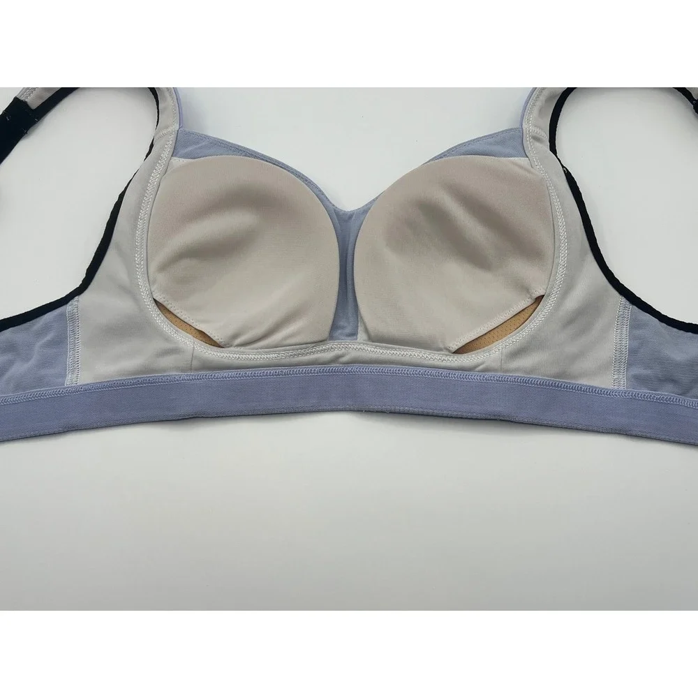 Lululemon Athletica Sports Bra Women's Size 32C Built-in Support Athletic Sporty